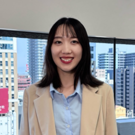 春名 茜里